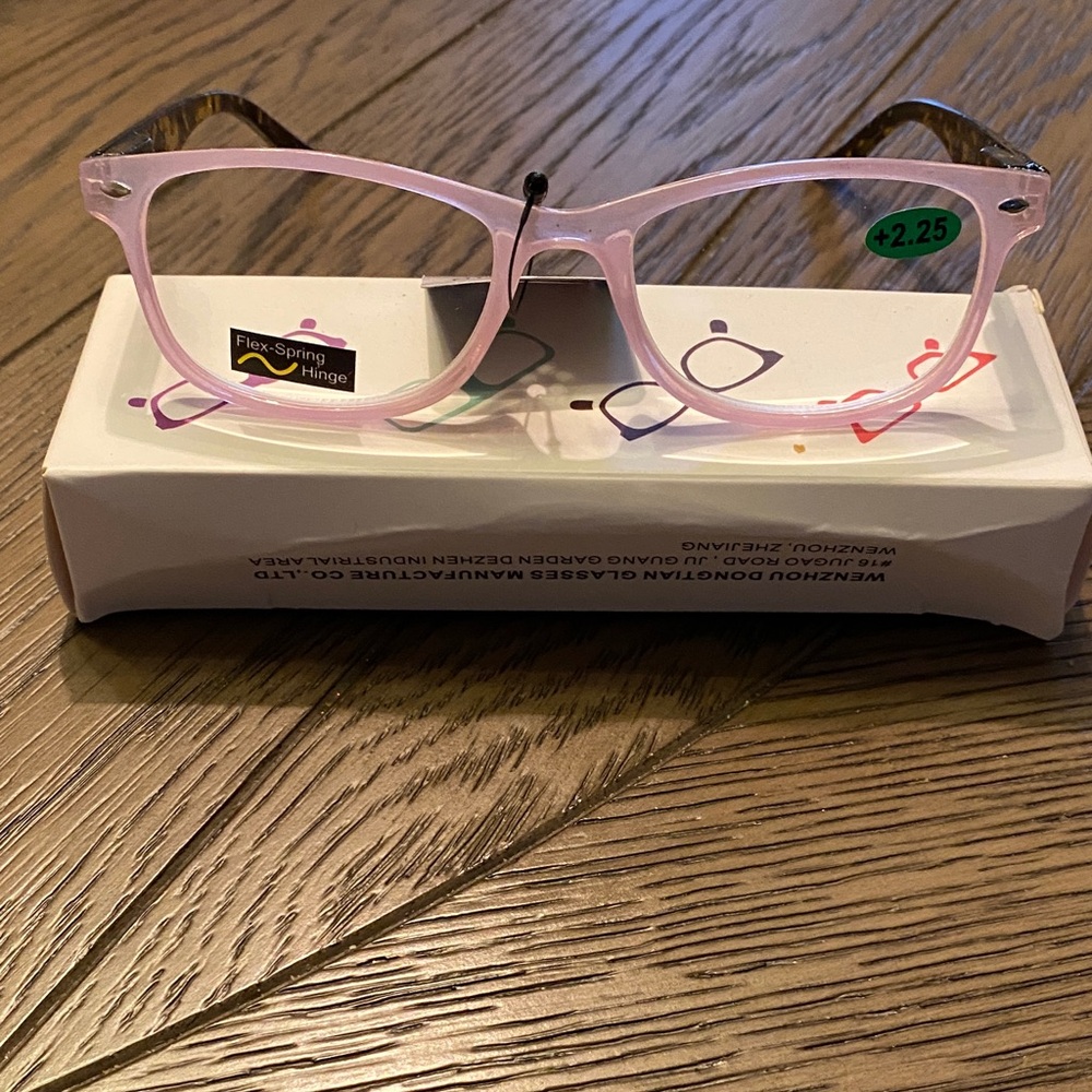 Reading Glasses Light Purple / Tortoise  2.25 Strength